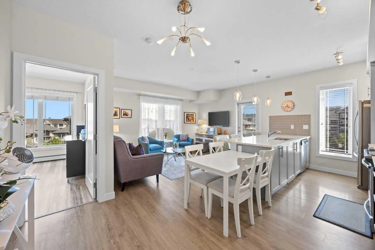301, 300 Auburn Meadows Manor SE