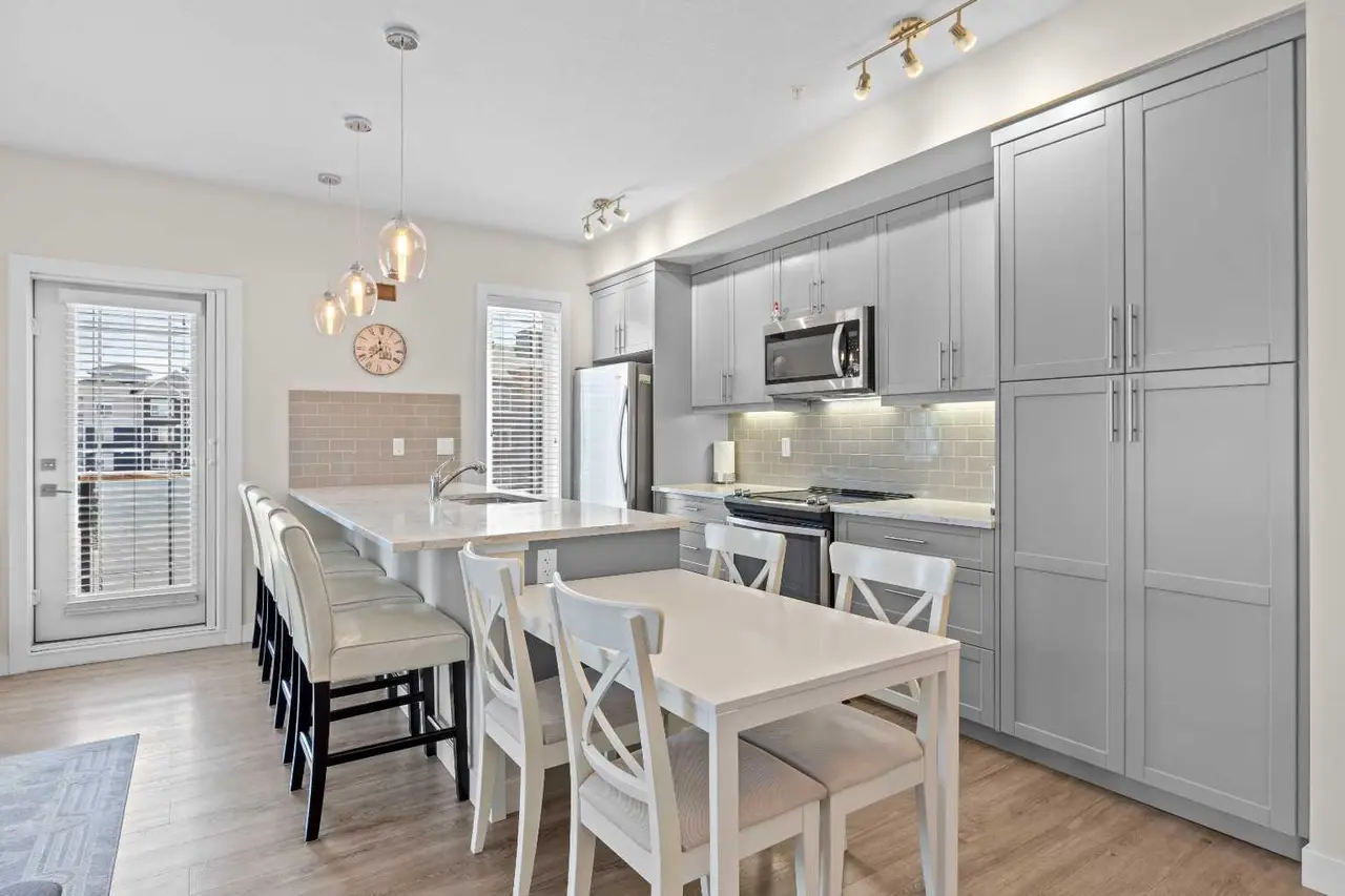 301, 300 Auburn Meadows Manor SE