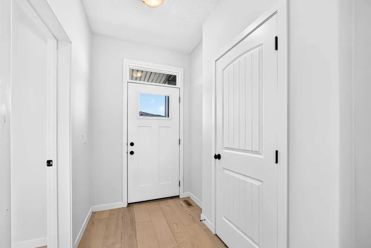 113 Midtown Close SW