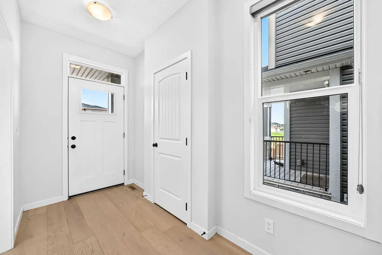 113 Midtown Close SW