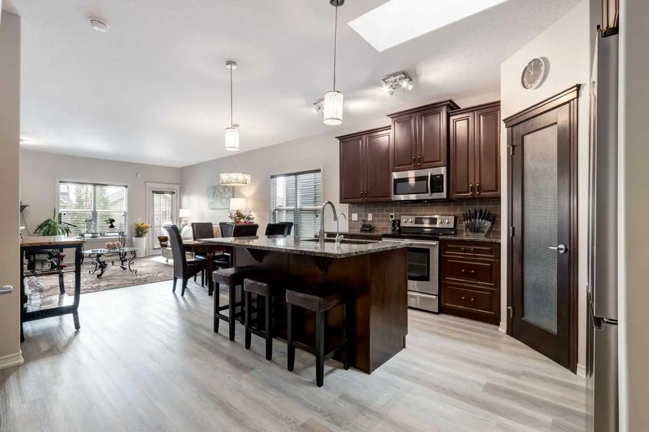 202 Silverado Bank Circle SW