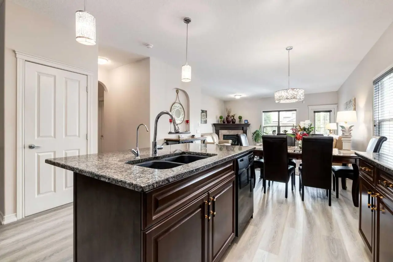 202 Silverado Bank Circle SW