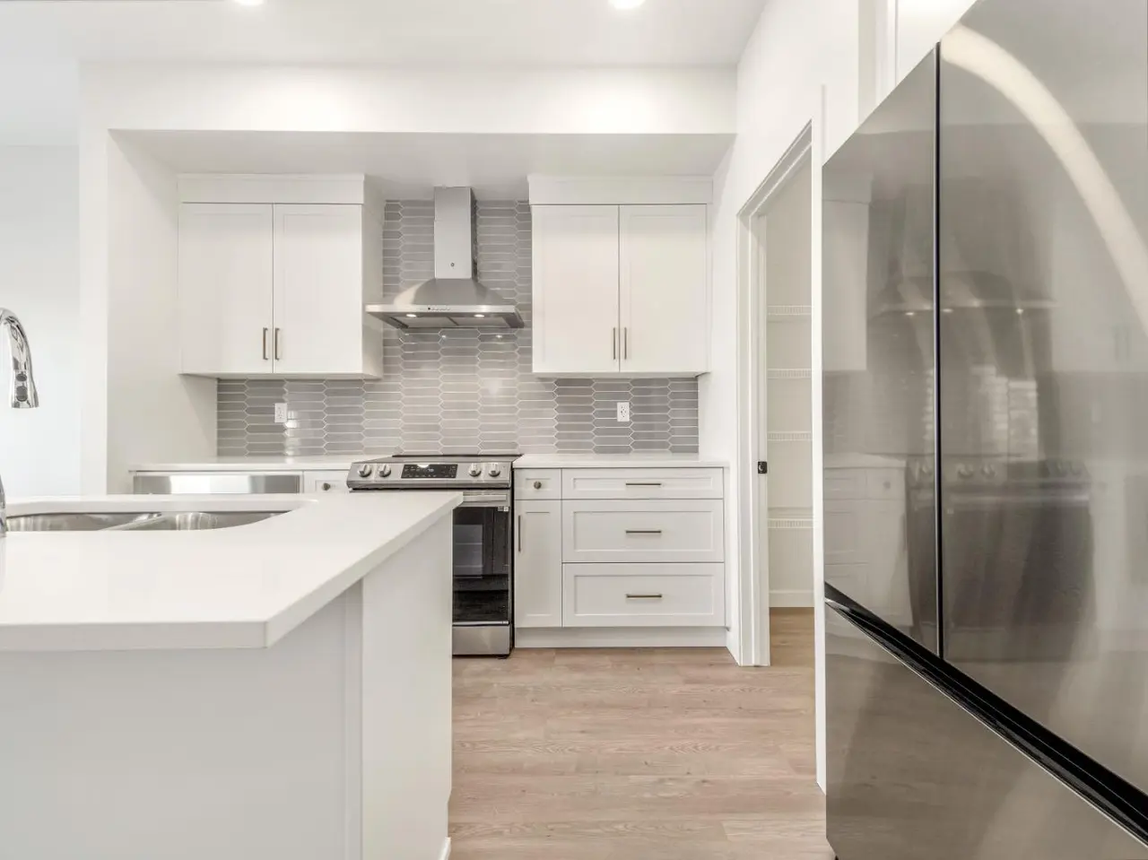 126 Miners Road W