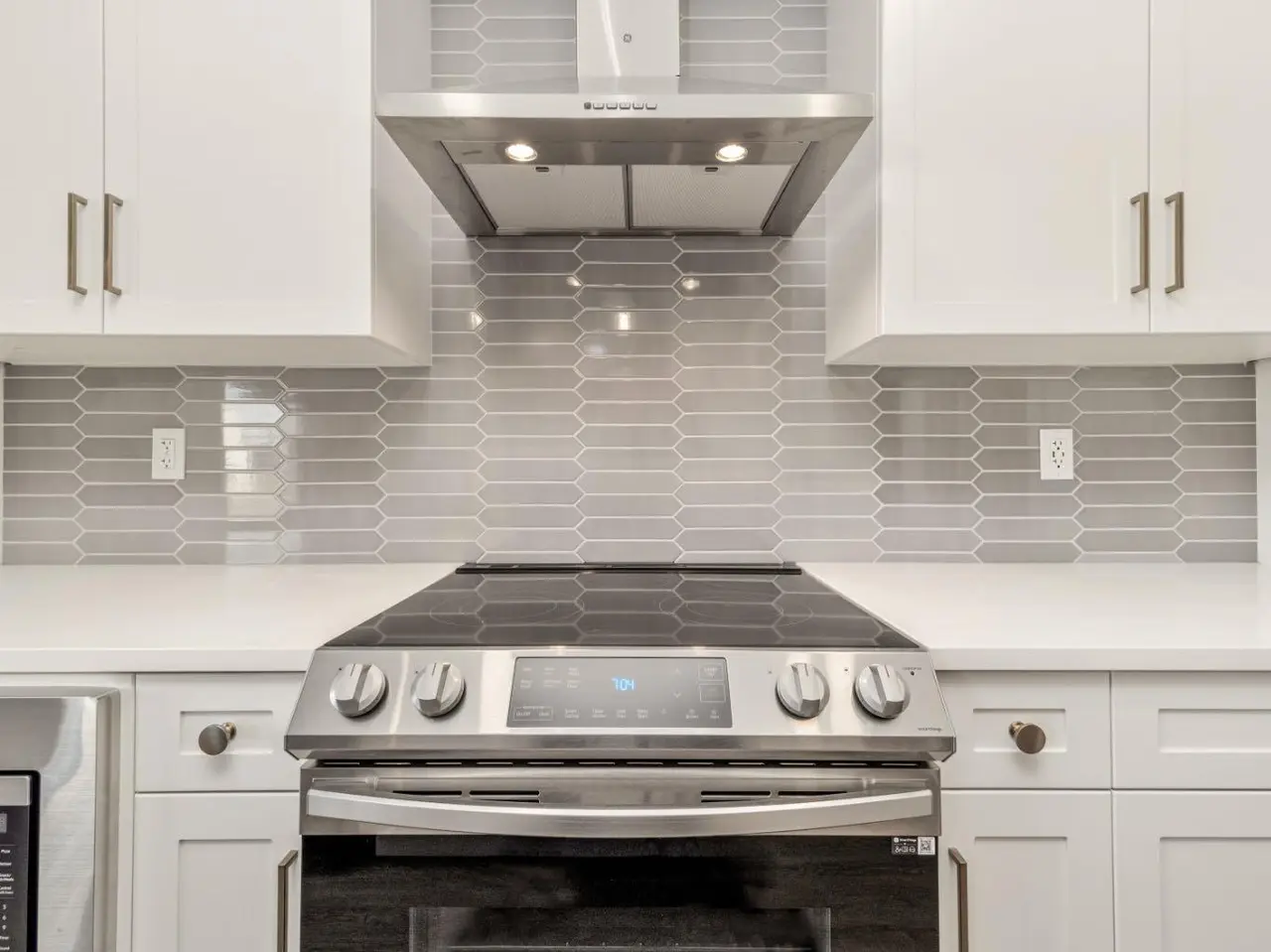 126 Miners Road W