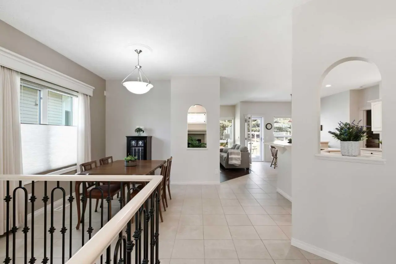 215 Rocky Ridge Villas NW