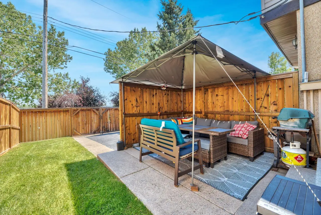 62, 630 Sabrina Road SW