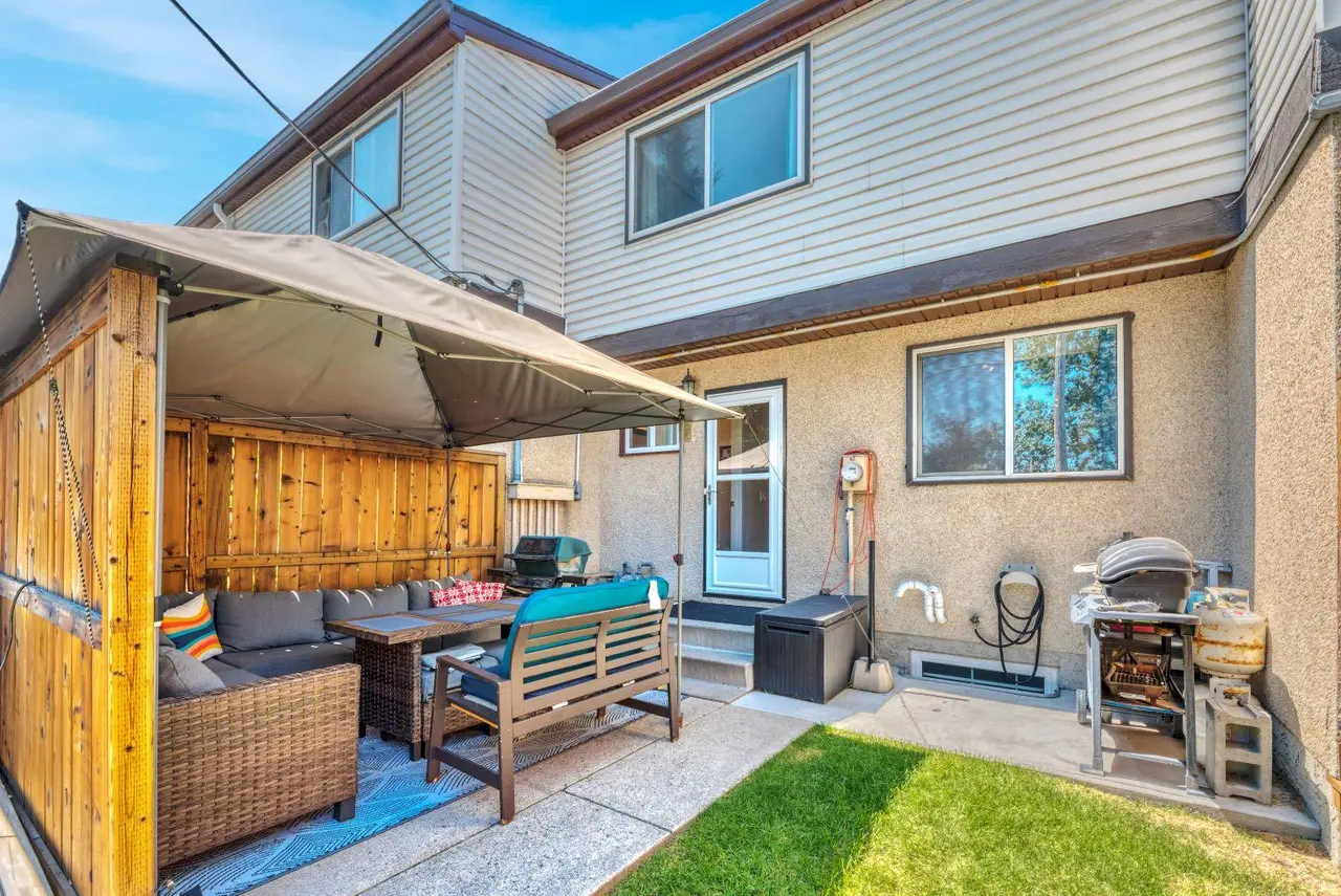 62, 630 Sabrina Road SW