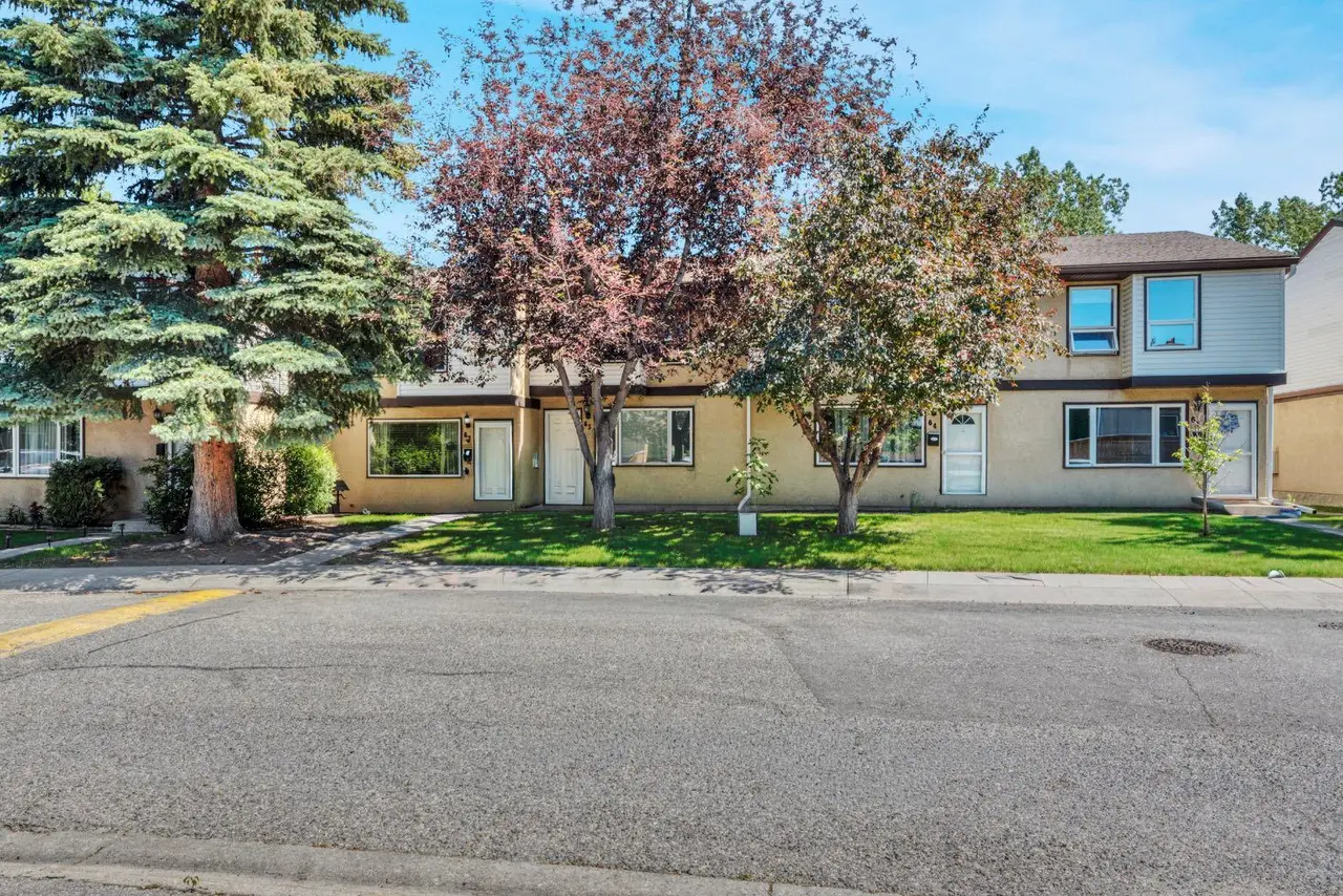 62, 630 Sabrina Road SW