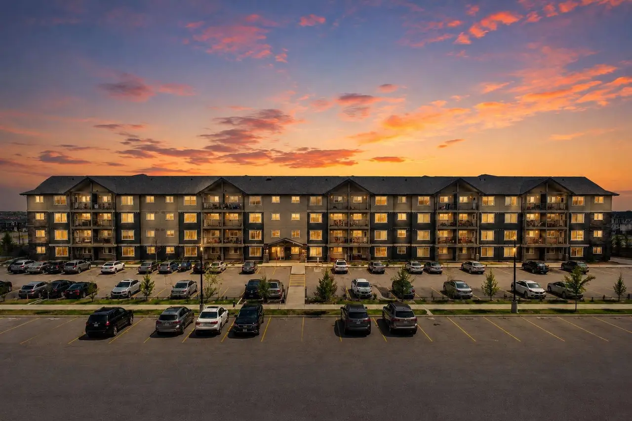 3320, 181 Skyview Ranch Manor NE