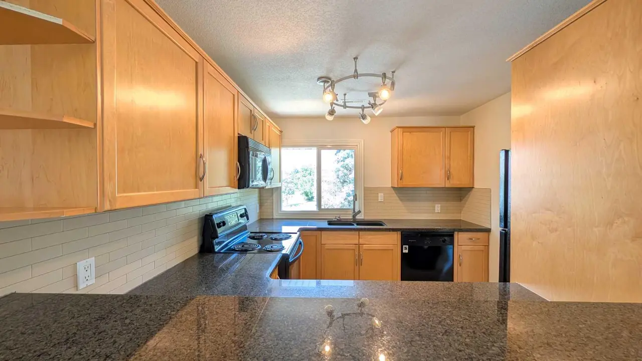 277, 86 Glamis Green SW