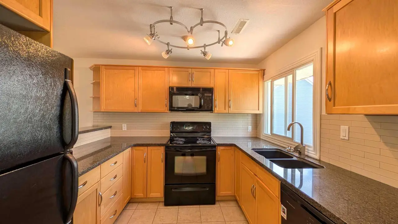 277, 86 Glamis Green SW