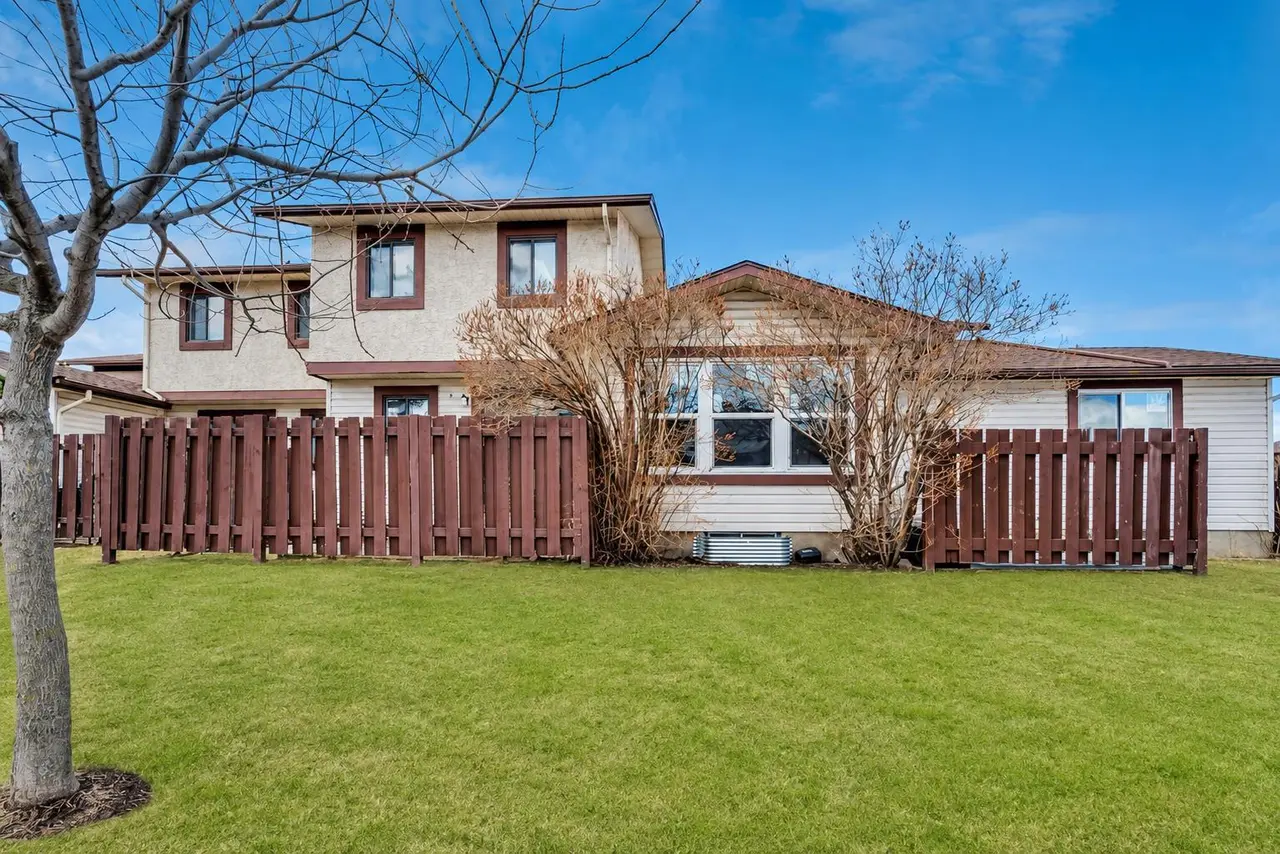8, 75 templemont Way NE