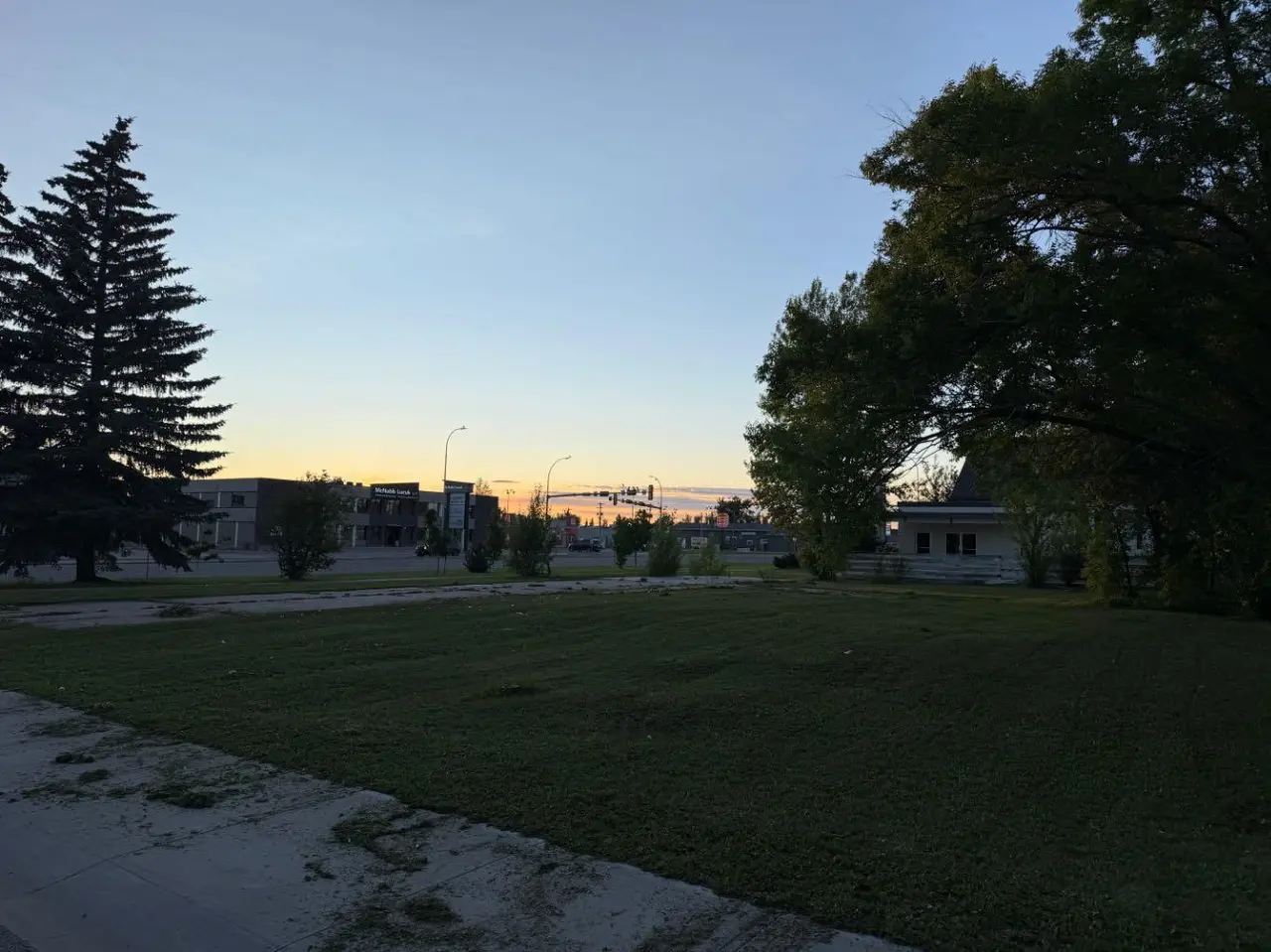 9932 107 Avenue 