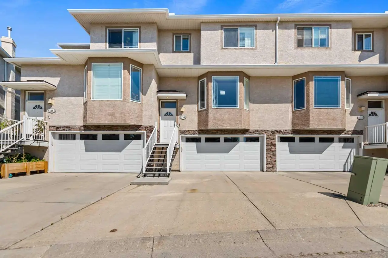 116 Country Hills Gardens NW
