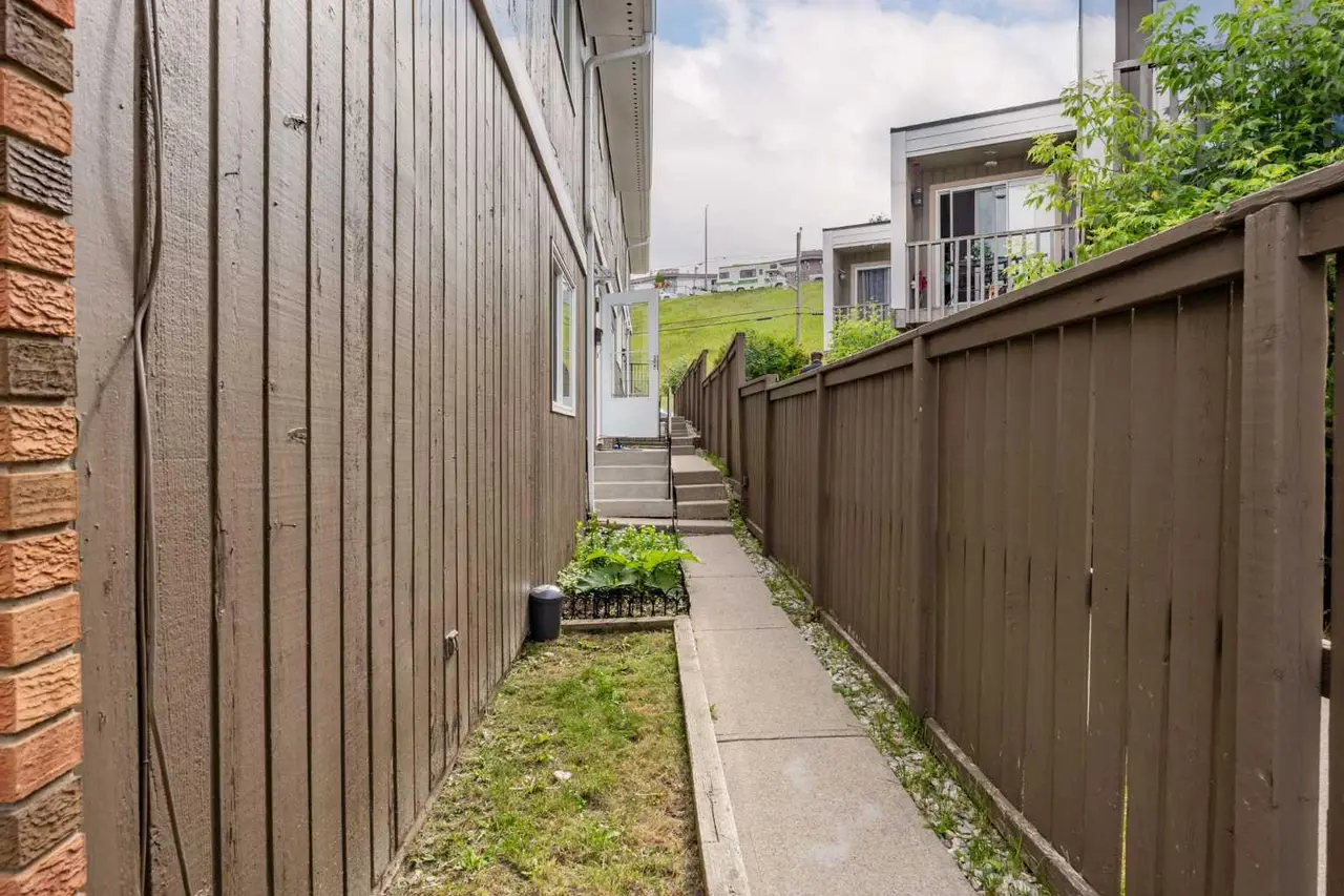 8, 111 Huntington Park Green NW