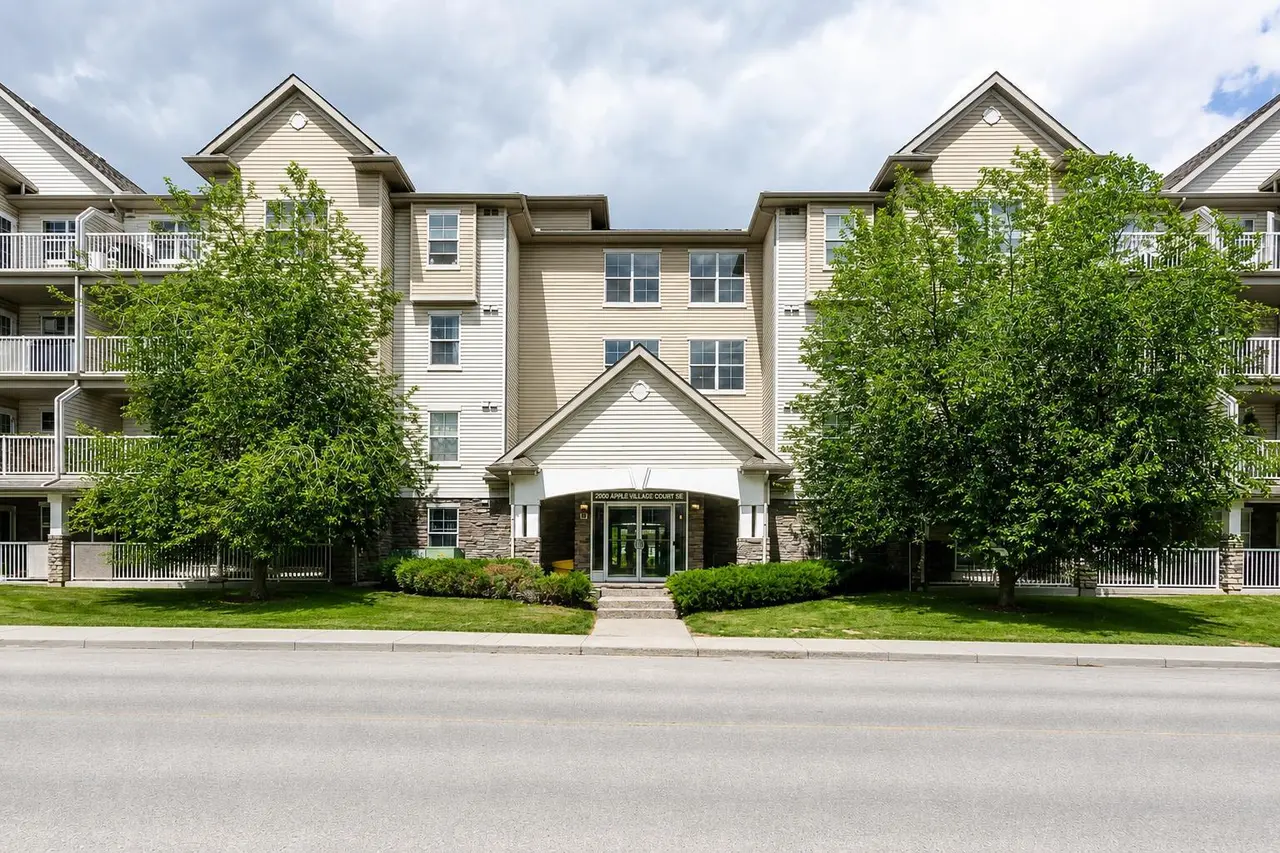 210, 2000 Applevillage Court SE