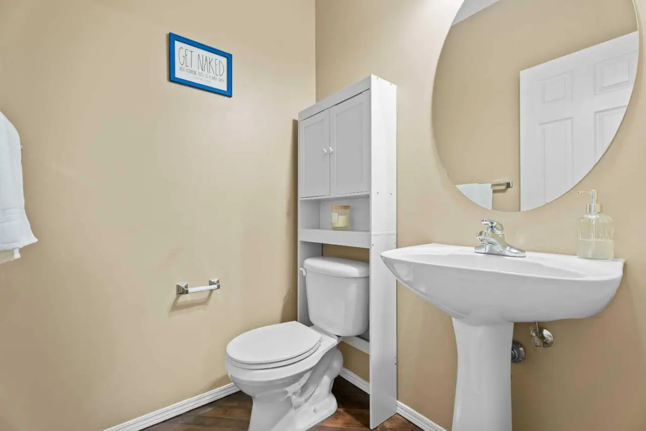 266 Cranwell Bay SE