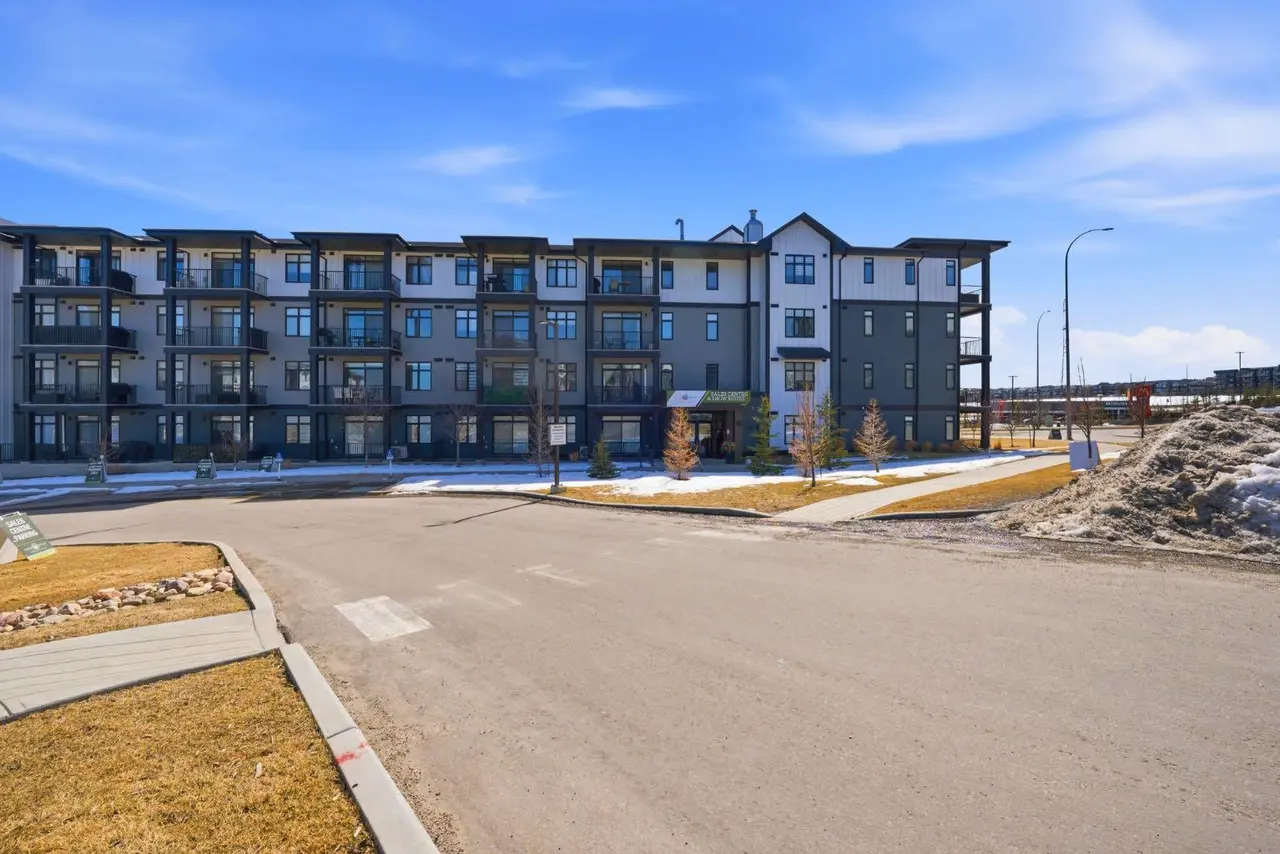 315, 10 Sage Hill  NW