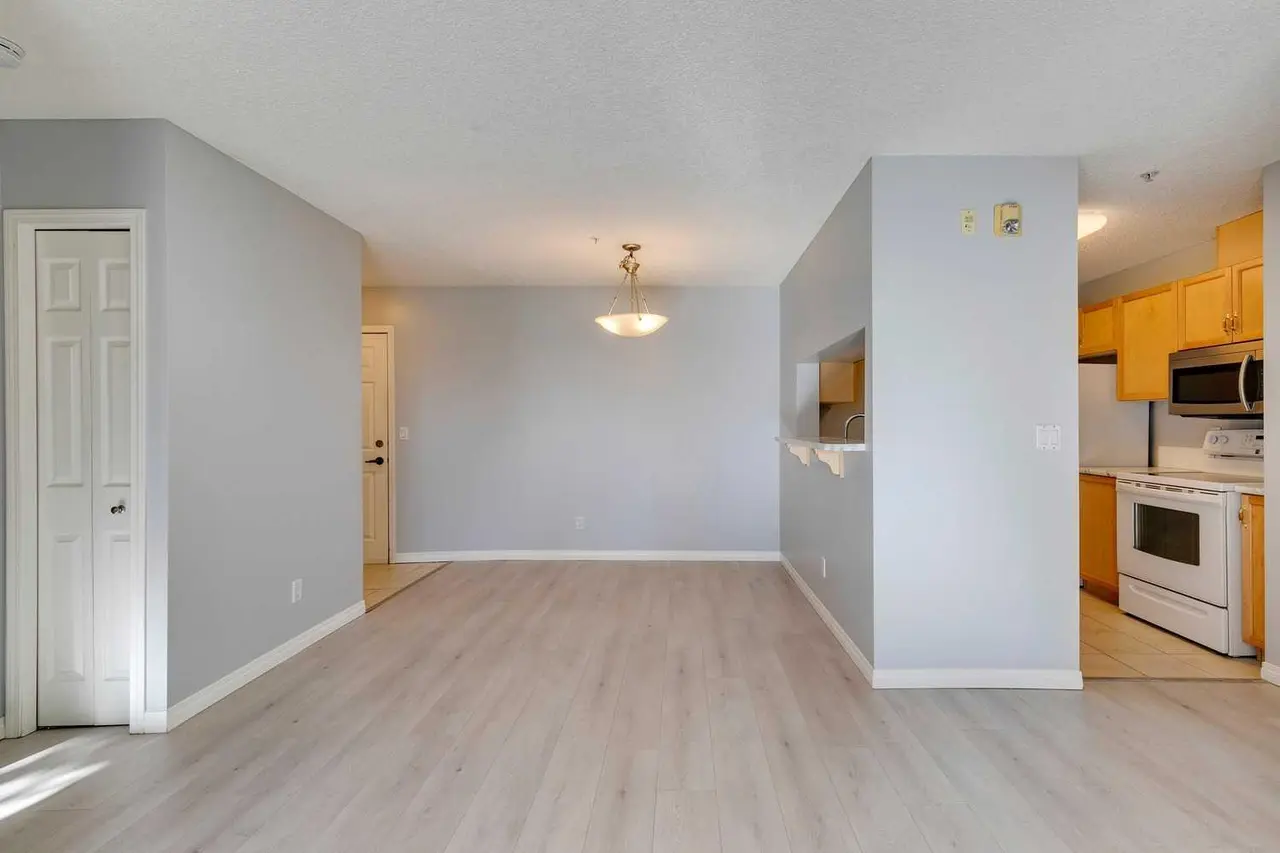 119, 2022 Canyon Meadows Drive SE