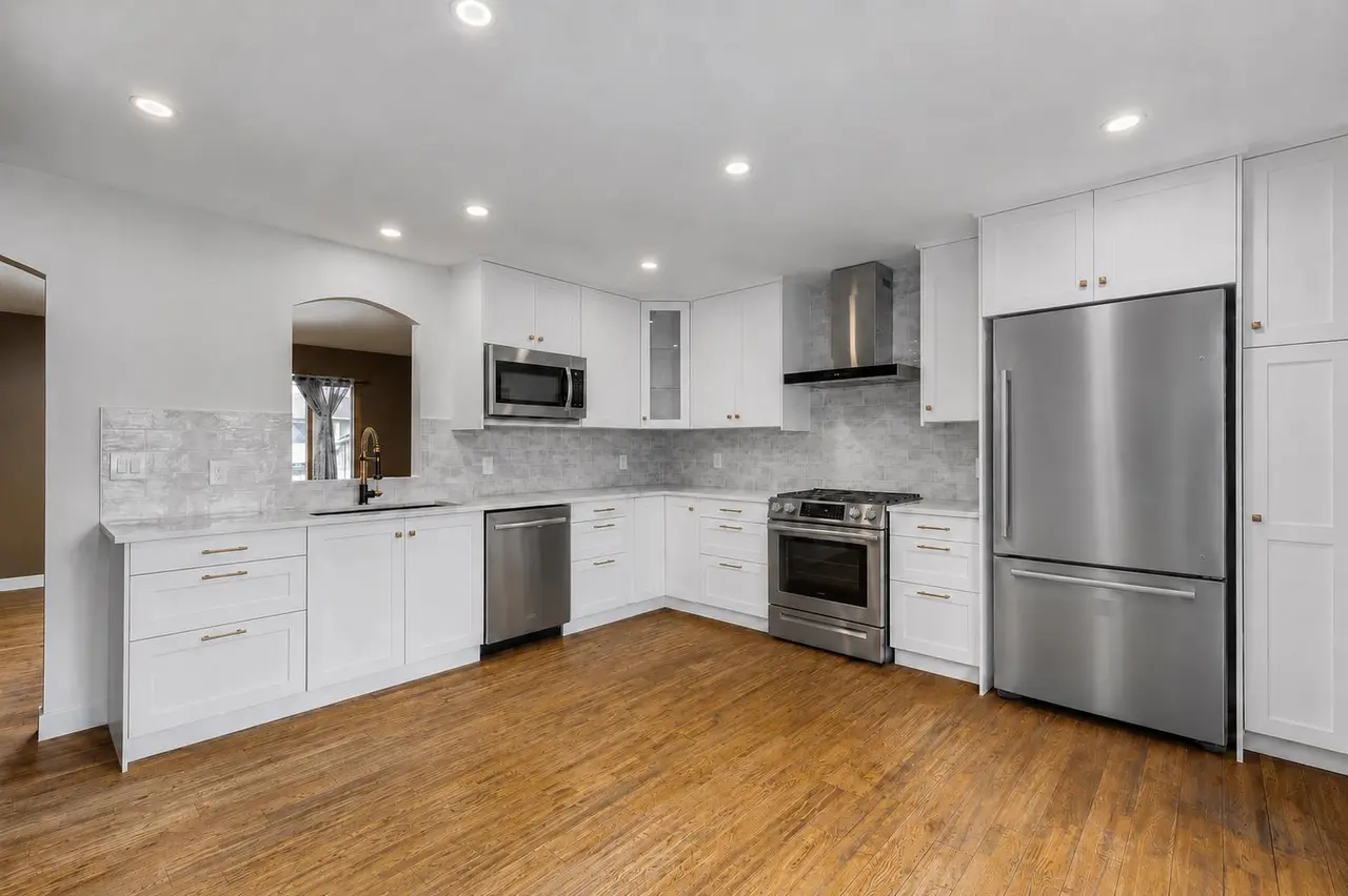 41 Alpine Crescent SE