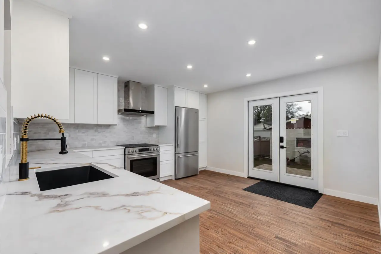 41 Alpine Crescent SE