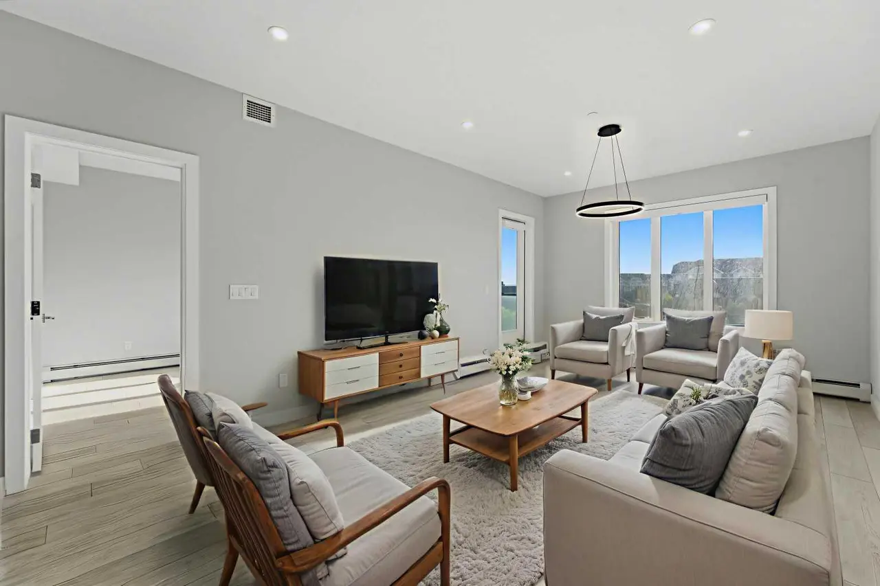 2301, 60 Skyview Ranch Road NE