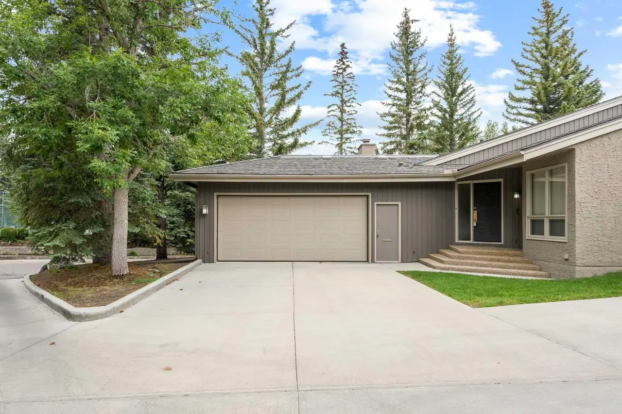 1, 1901 Varsity Estates Drive NW