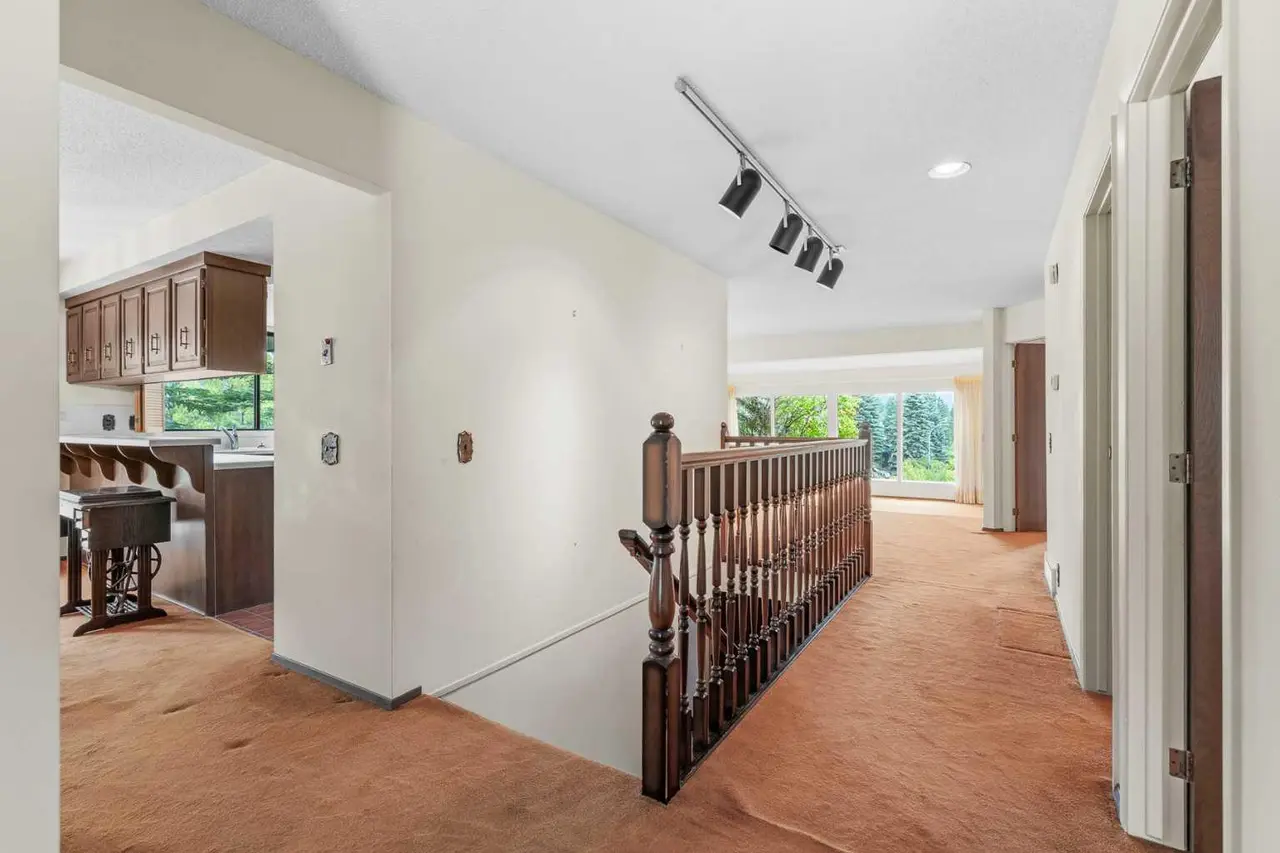 1, 1901 Varsity Estates Drive NW