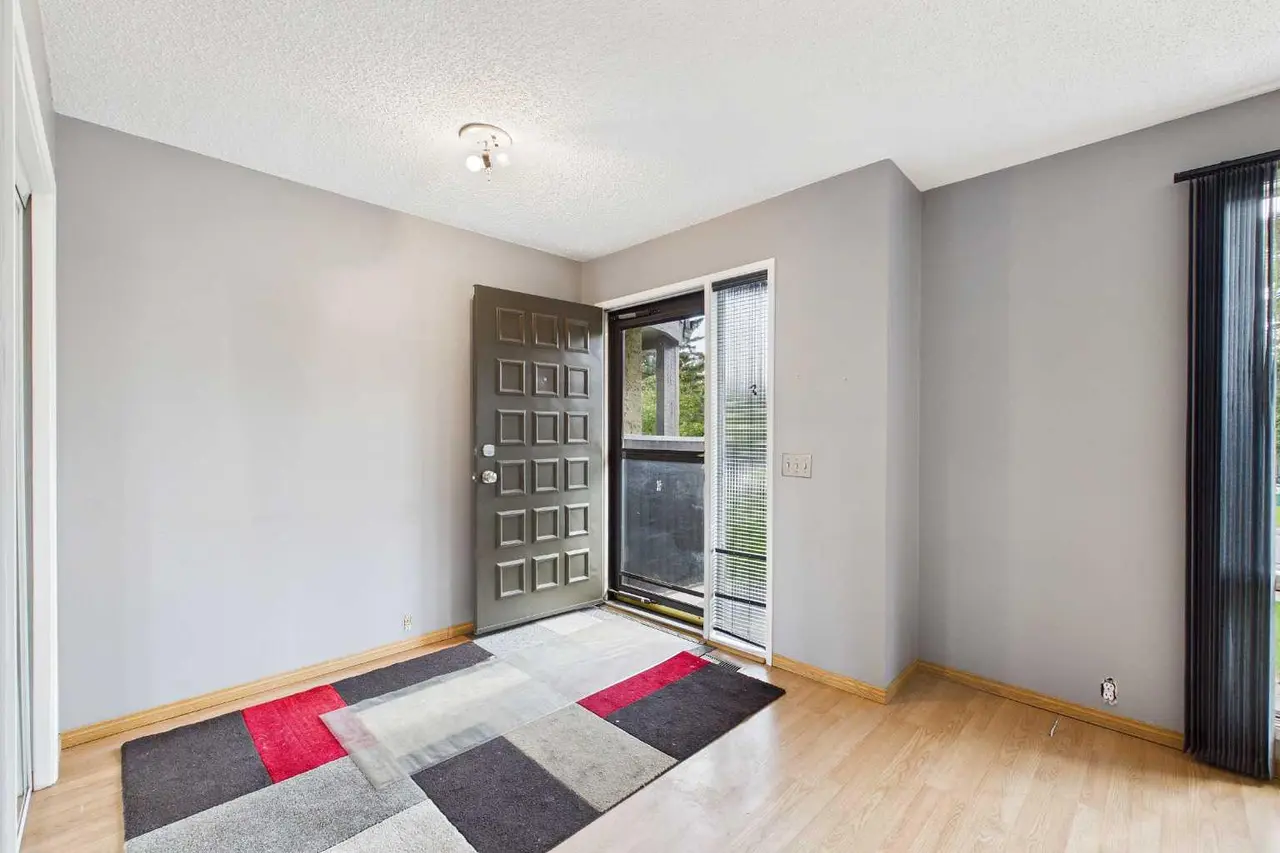 3, 2300 Oakmoor Drive SW