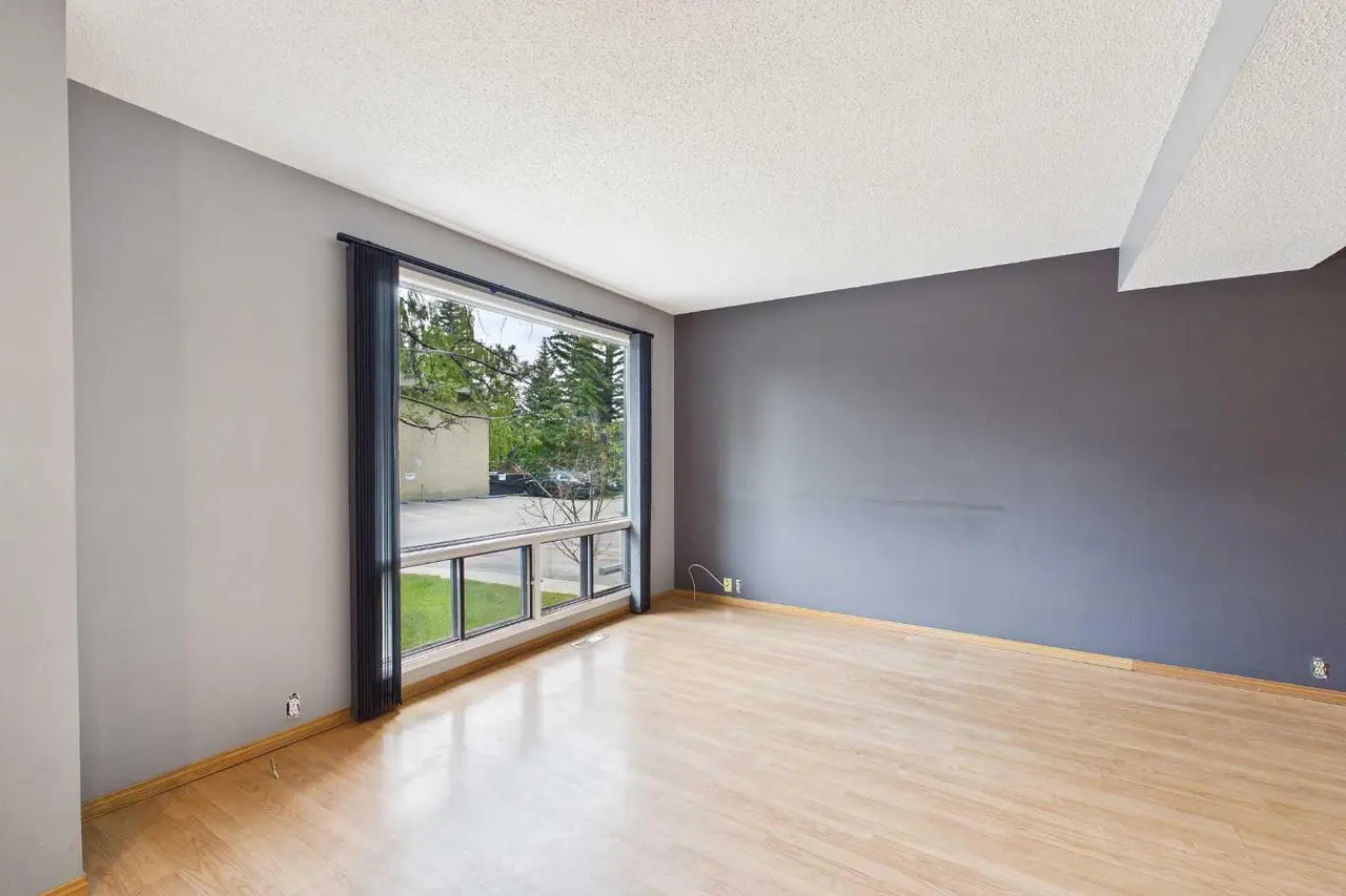 3, 2300 Oakmoor Drive SW