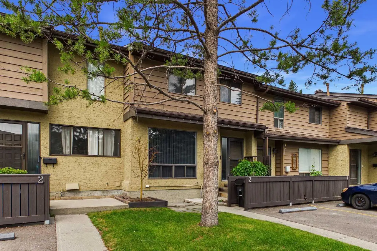 3, 2300 Oakmoor Drive SW