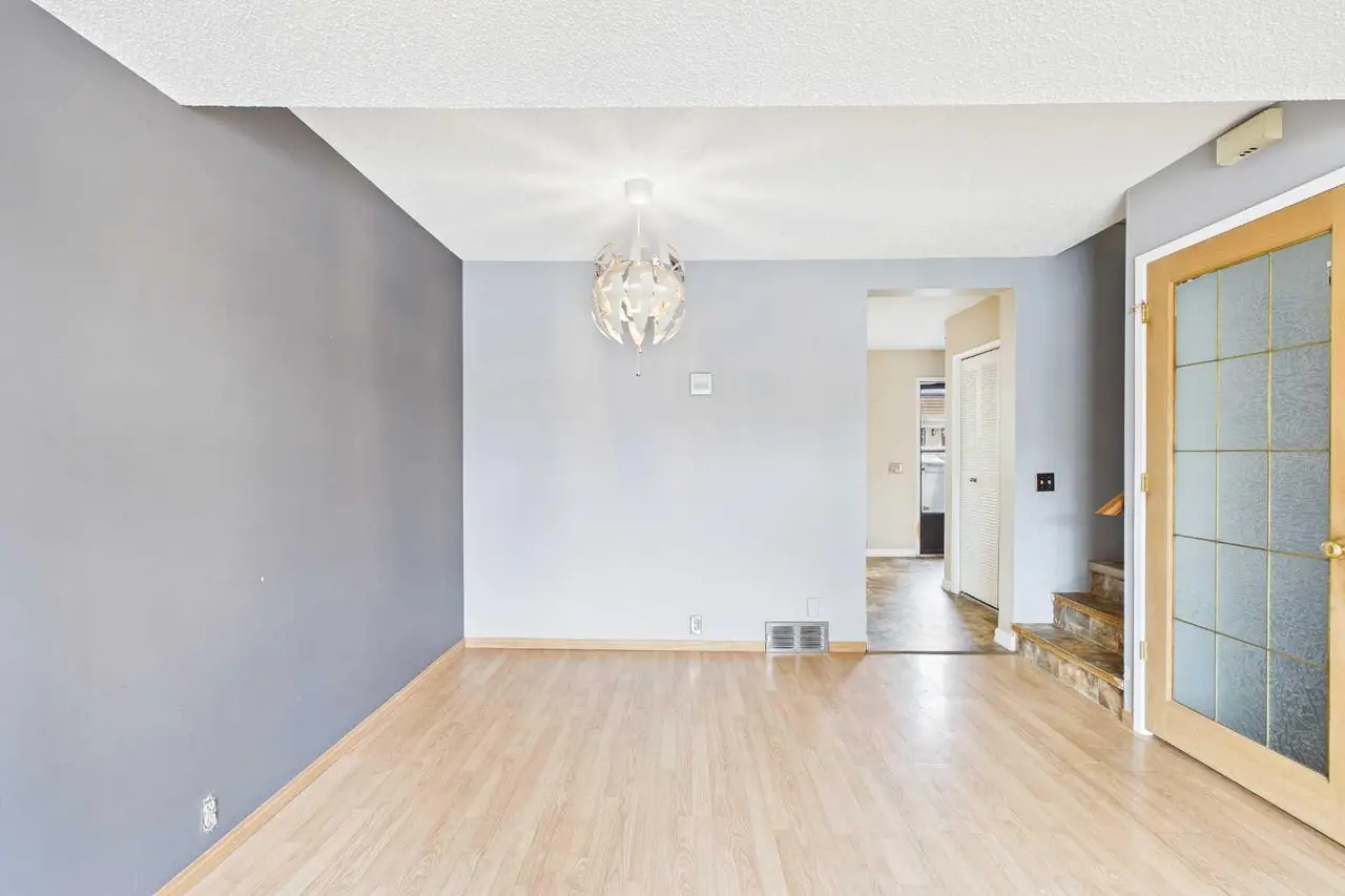 3, 2300 Oakmoor Drive SW
