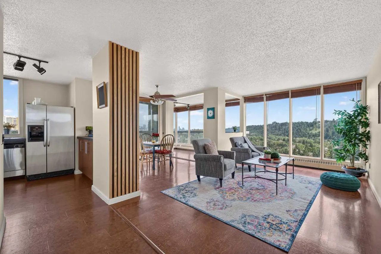 1607, 145 Point Drive NW