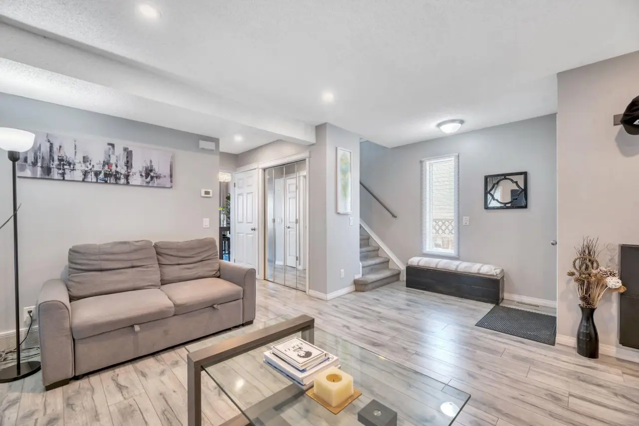 7 San Diego Manor NE