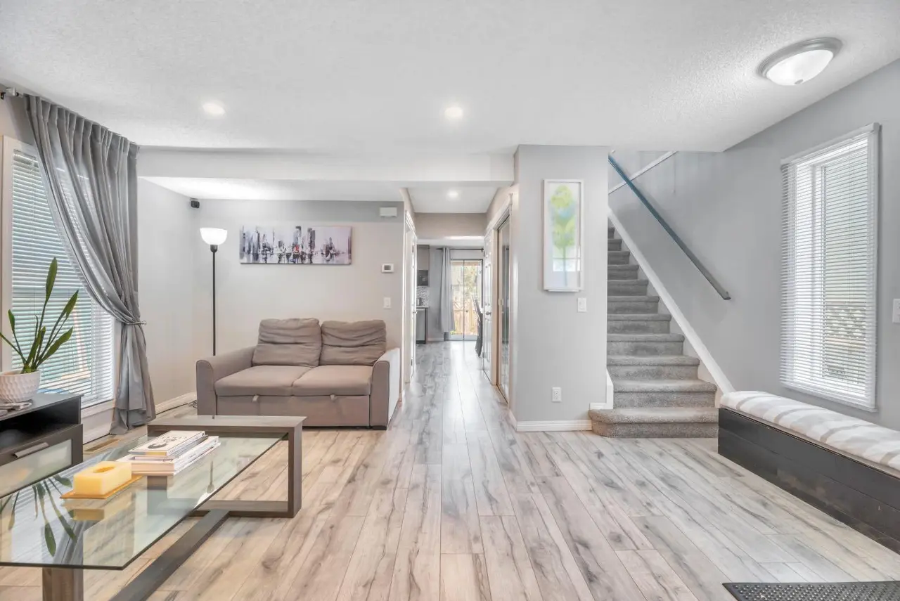 7 San Diego Manor NE