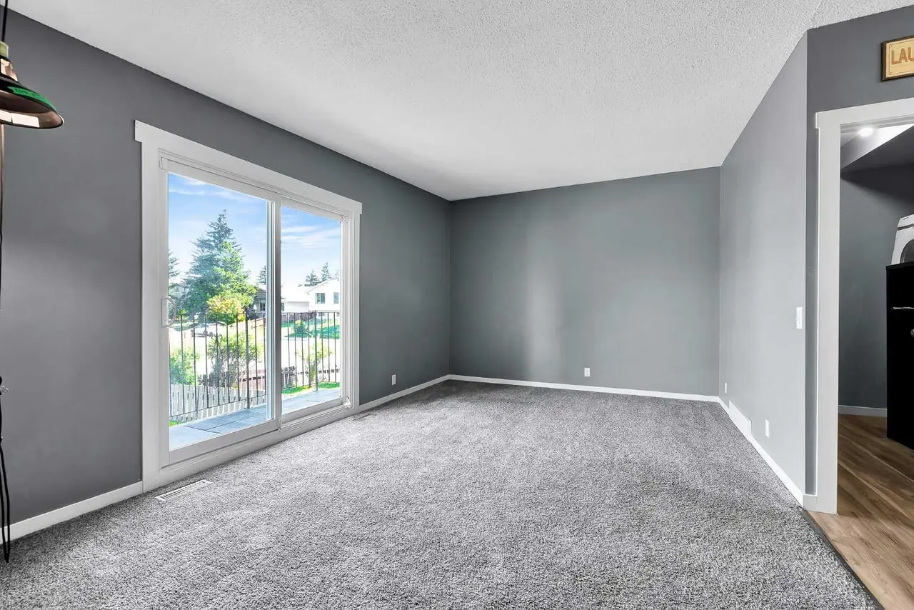 2, 435 Pinehill Road NE