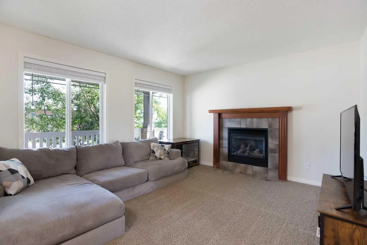 283 Evansdale Way NW