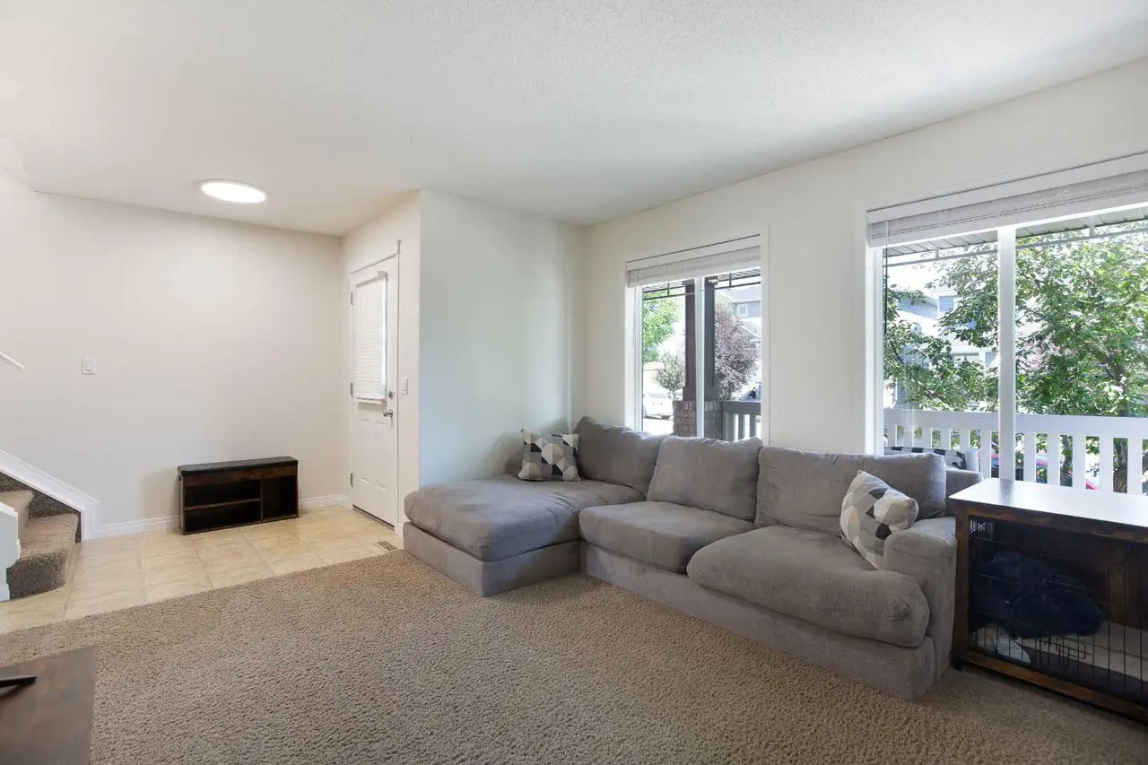 283 Evansdale Way NW