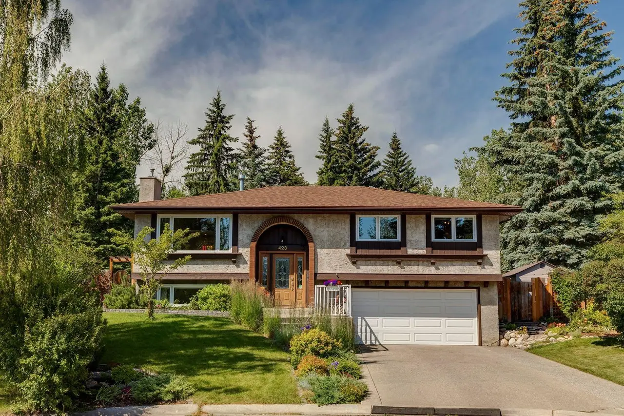 423 Canterbury Place SW
