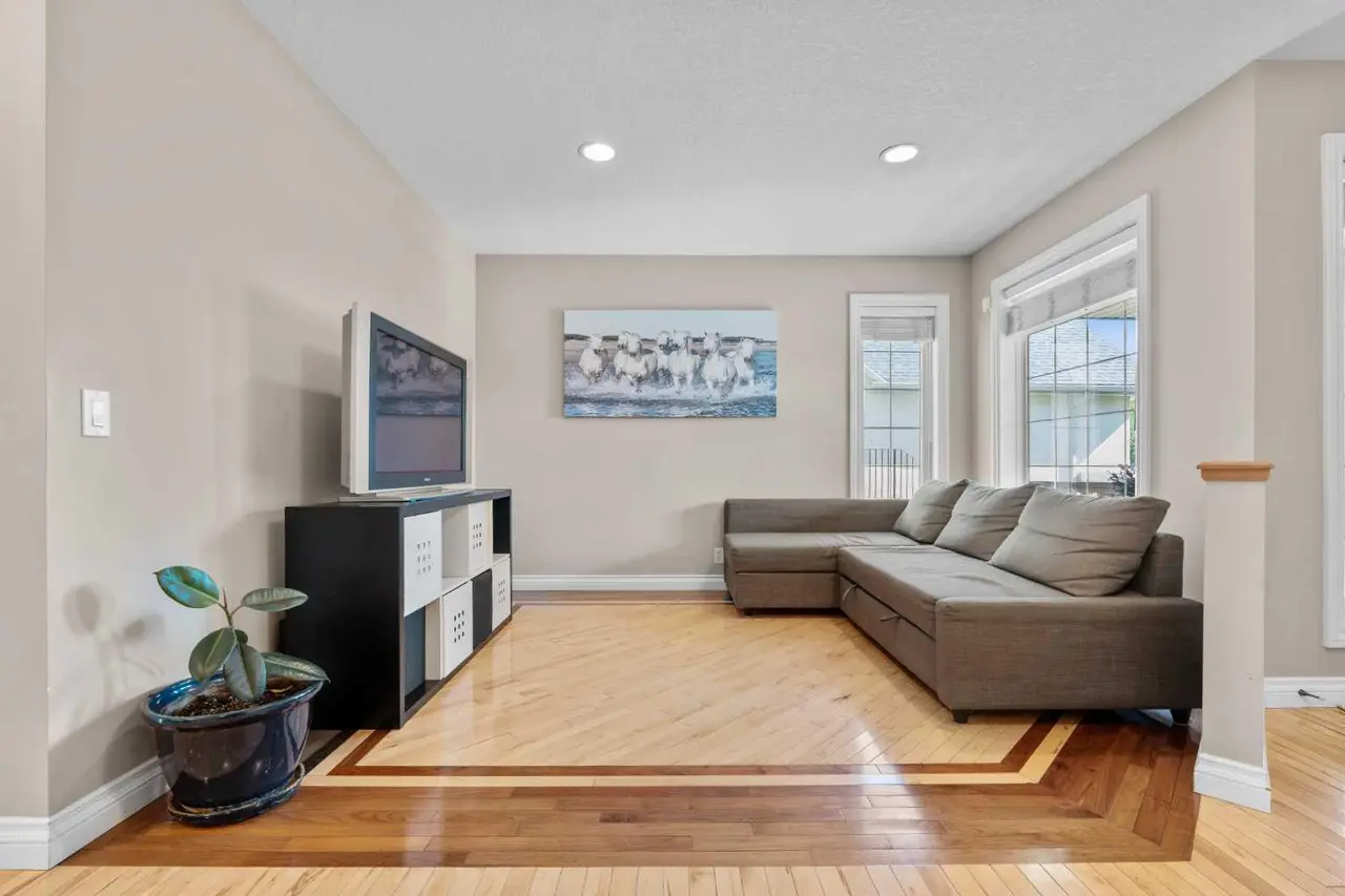 92 Cranston Drive NE