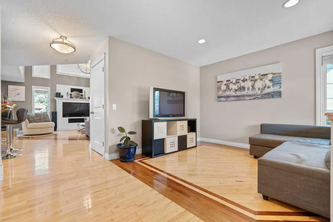 92 Cranston Drive NE