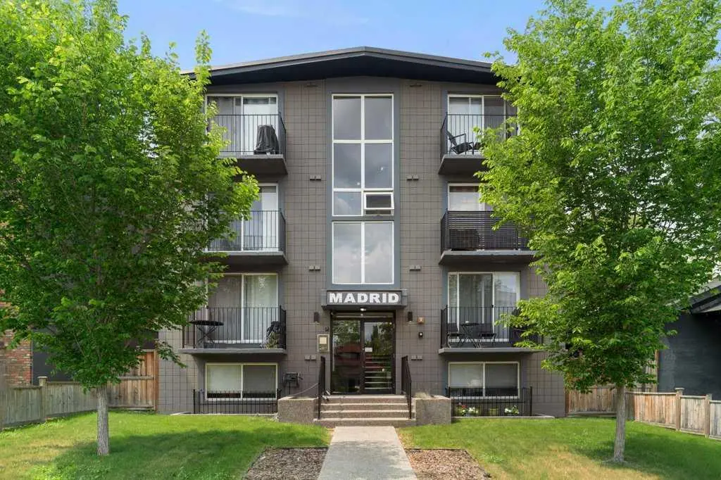 204, 1815 16 Street SW