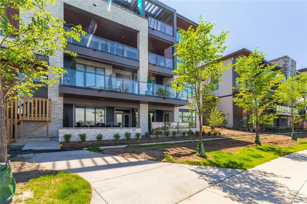 101, 23 Mahogany Circle SE
