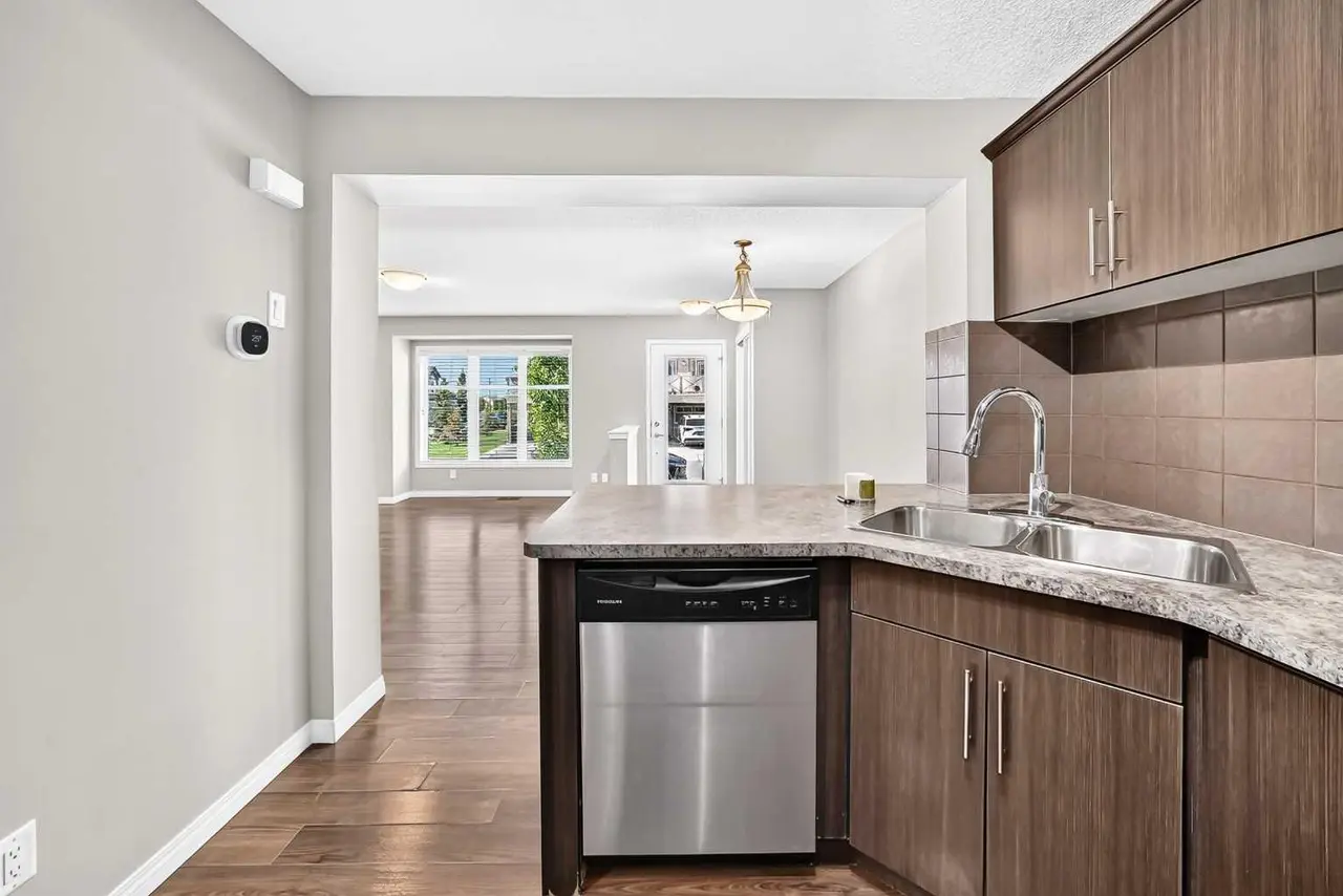 12 Cityscape Row NE