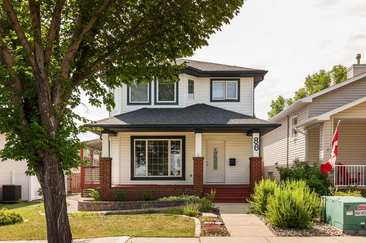 86 Riverstone Boulevard W