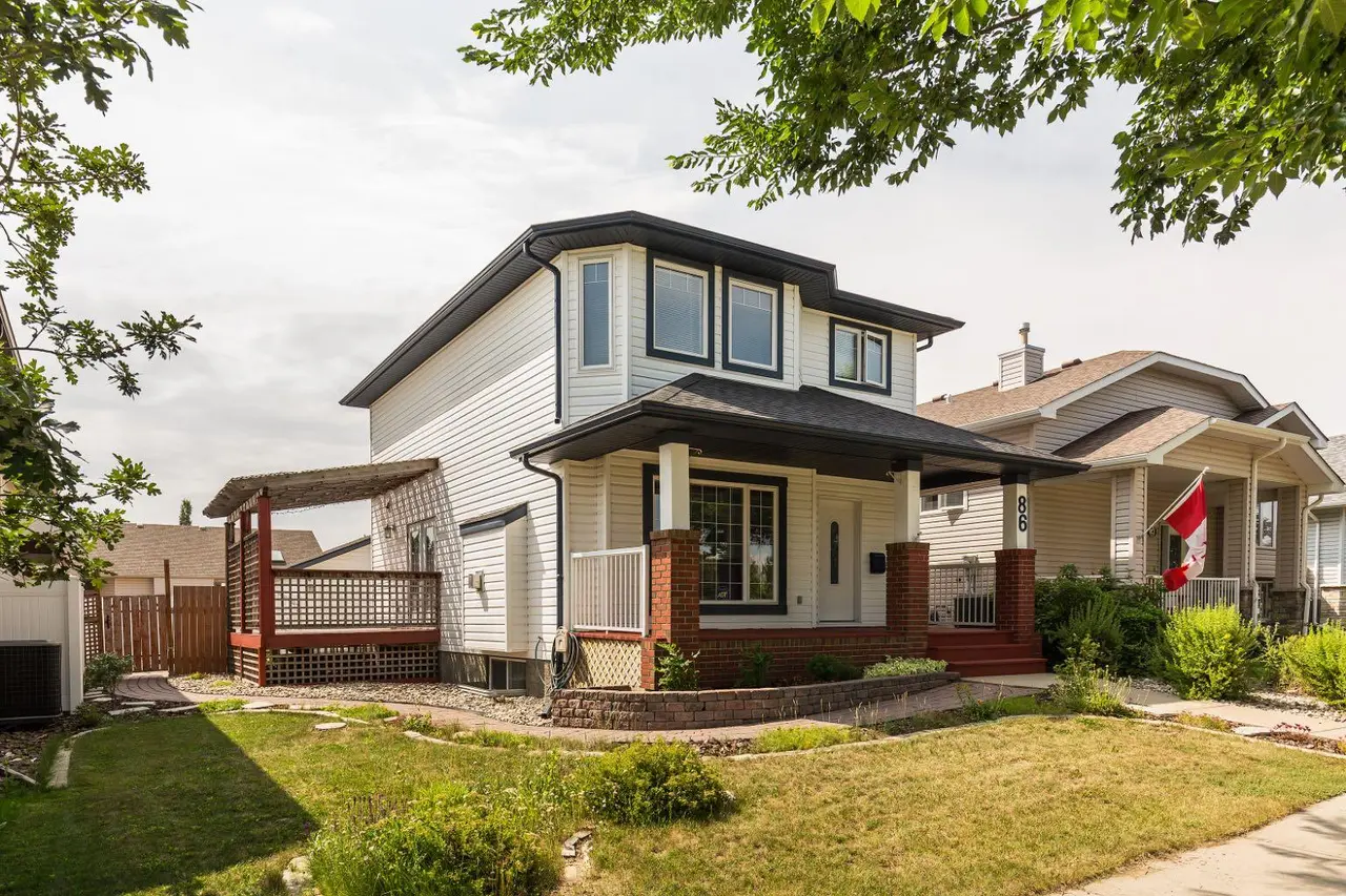 86 Riverstone Boulevard W