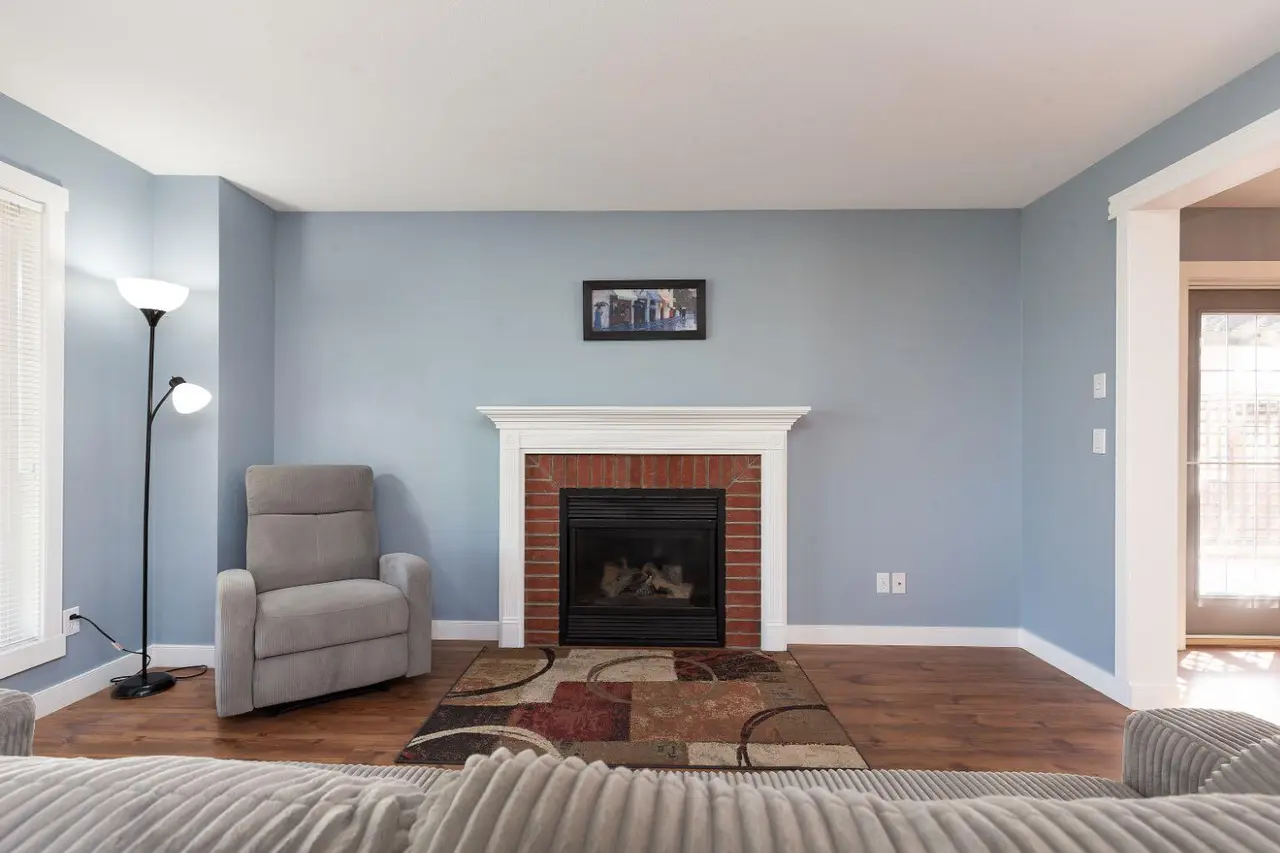 86 Riverstone Boulevard W
