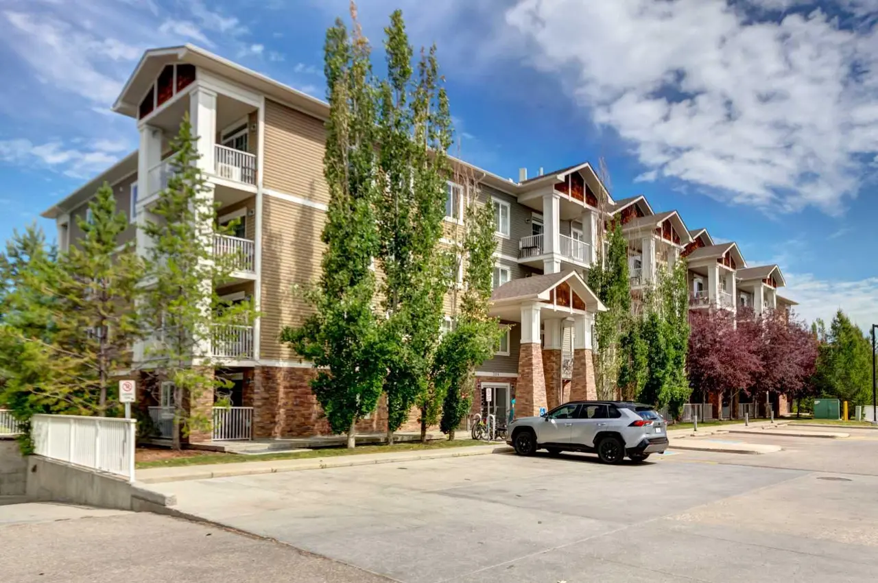 102, 304 Cranberry Park SE