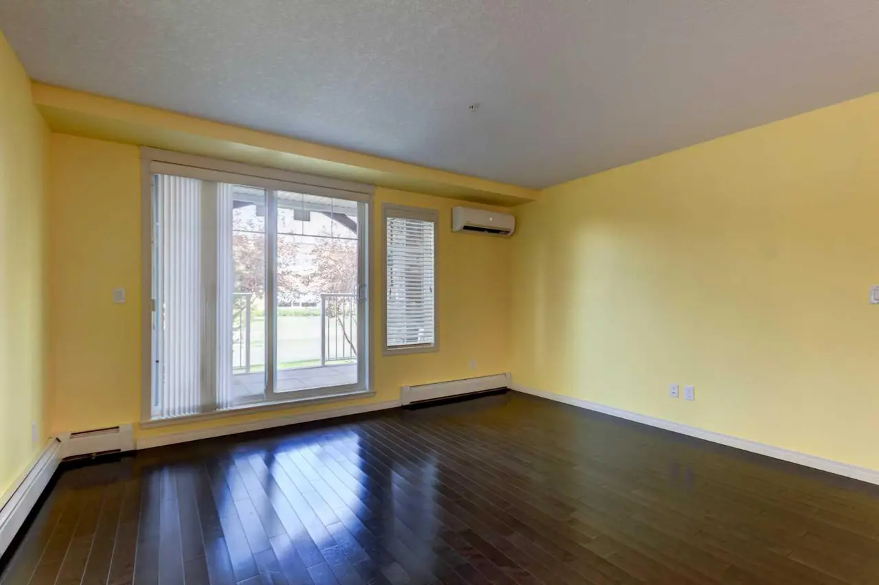 102, 304 Cranberry Park SE