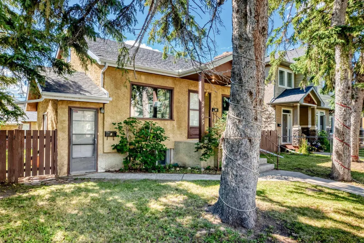2405 30 Street SW
